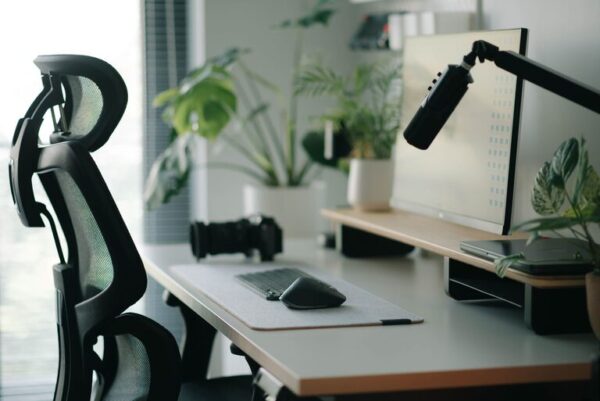 Desk Setup Tips for Better Focus and Comfort