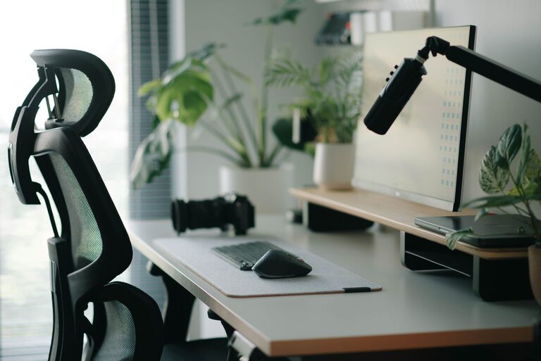 Desk Setup Tips for Better Focus and Comfort